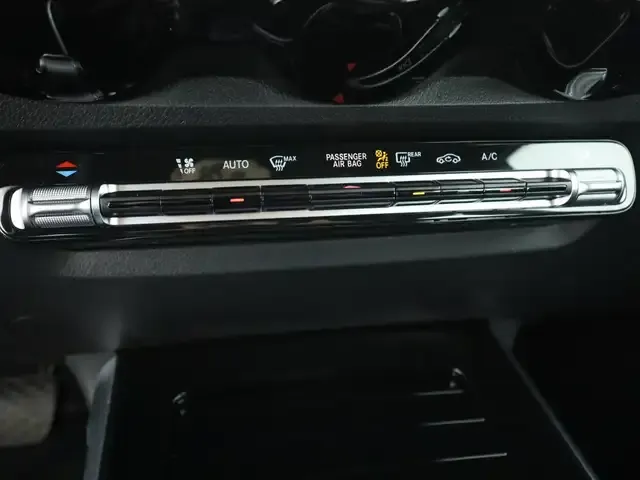Mercedes-Benz GLB 180