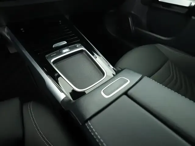 Mercedes-Benz GLB 180