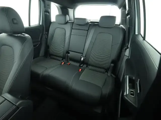 Mercedes-Benz GLB 180