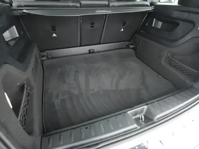 Mercedes-Benz GLB 180