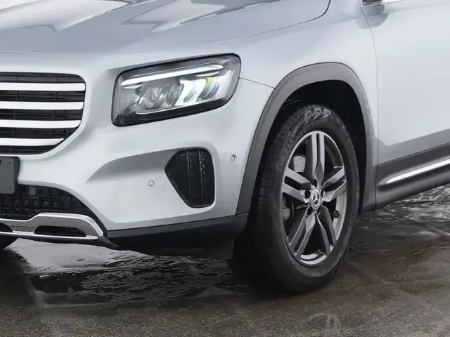 Mercedes-Benz GLB 180