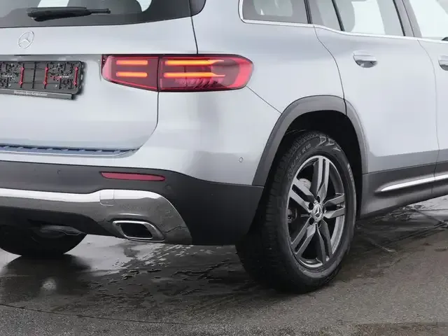Mercedes-Benz GLB 180