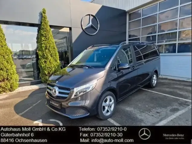 Mercedes-Benz V 220