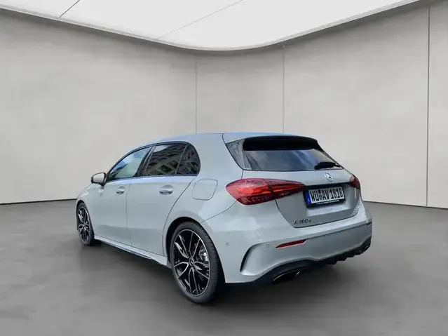 Mercedes-Benz A 180