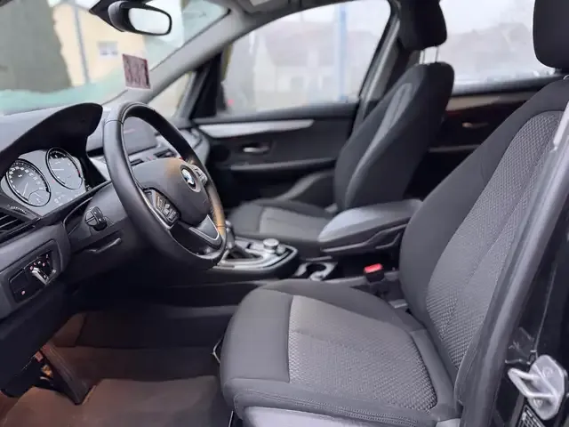 BMW 225
