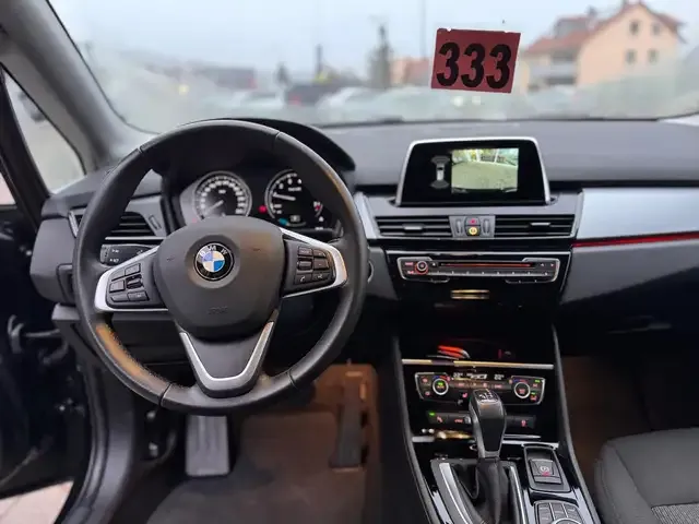 BMW 225
