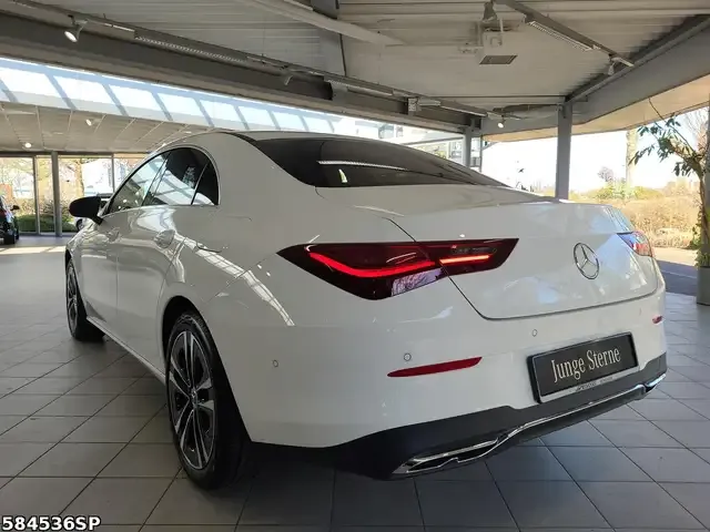 Mercedes-Benz CLA 180