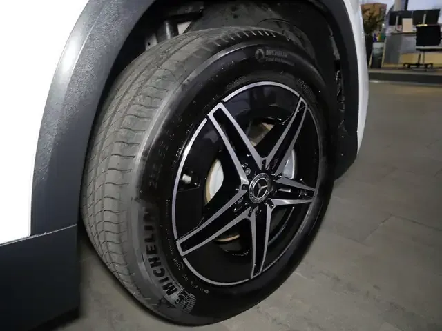 Mercedes-Benz EQB 350