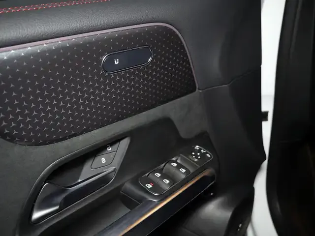 Mercedes-Benz EQB 350