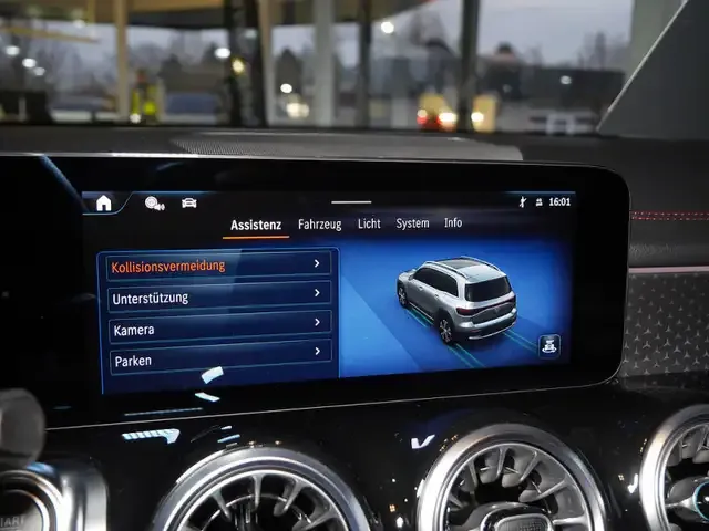 Mercedes-Benz EQB 350