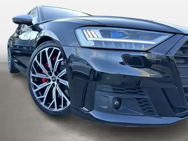Audi S8