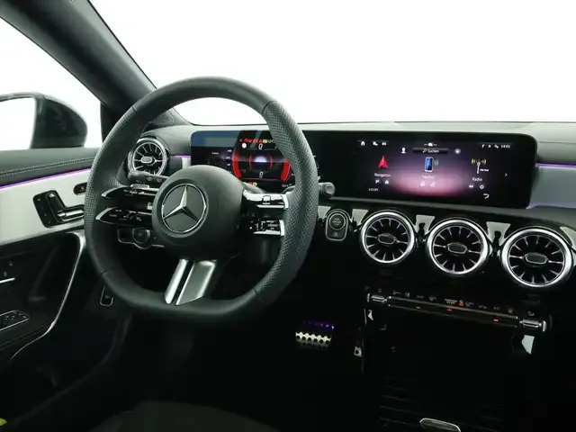 Mercedes-Benz CLA 220