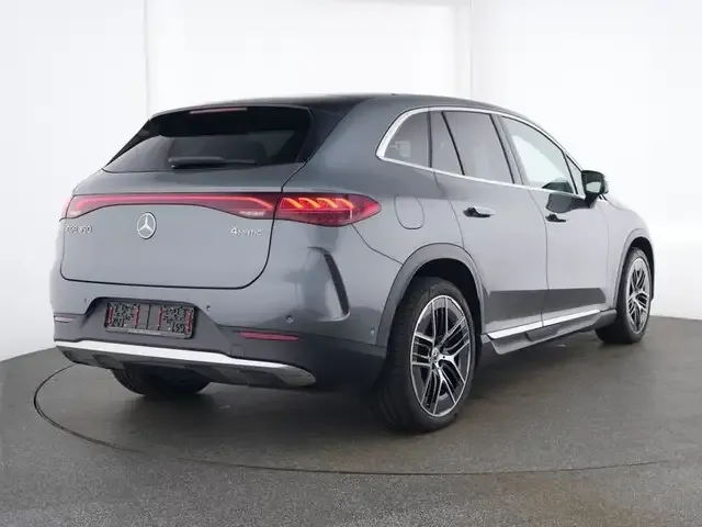 Mercedes-Benz EQE SUV