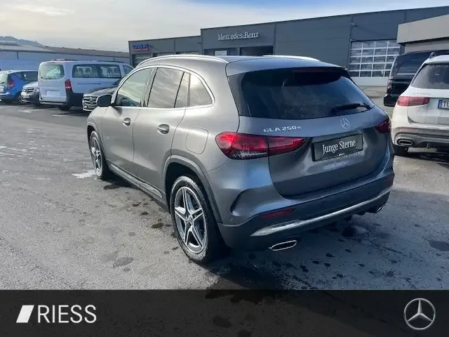 Mercedes-Benz GLA 250