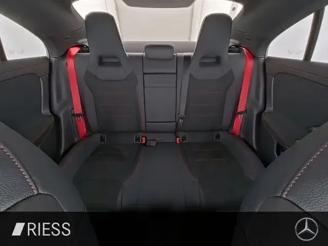 Mercedes-Benz CLA 35 AMG