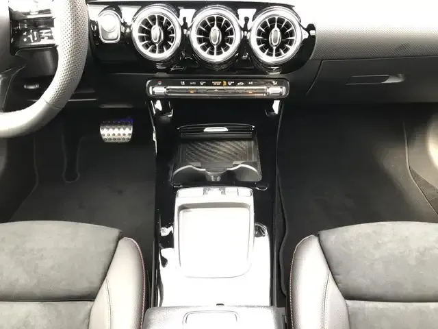 Mercedes-Benz CLA 220