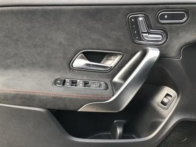 Mercedes-Benz CLA 220