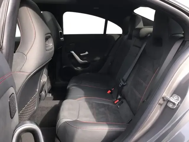 Mercedes-Benz CLA 220
