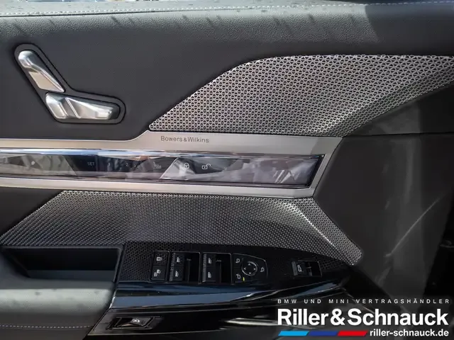 BMW 740