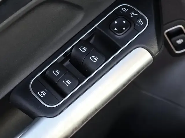 Mercedes-Benz EQA 300