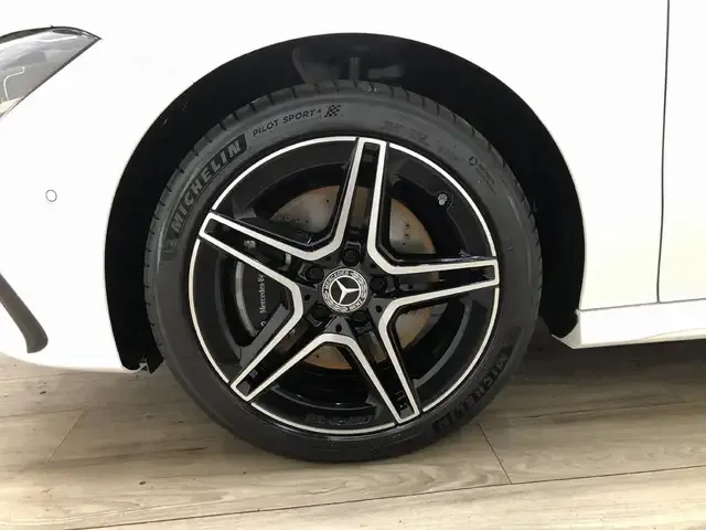 Mercedes-Benz CLA 250