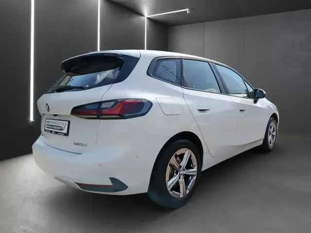 BMW 223