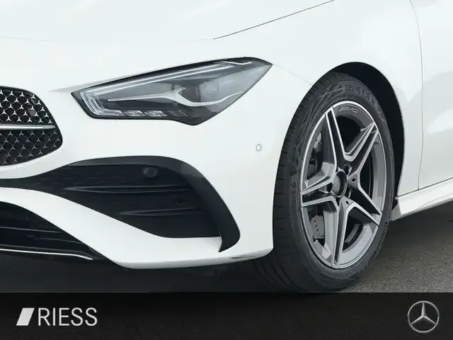 Mercedes-Benz CLA 220