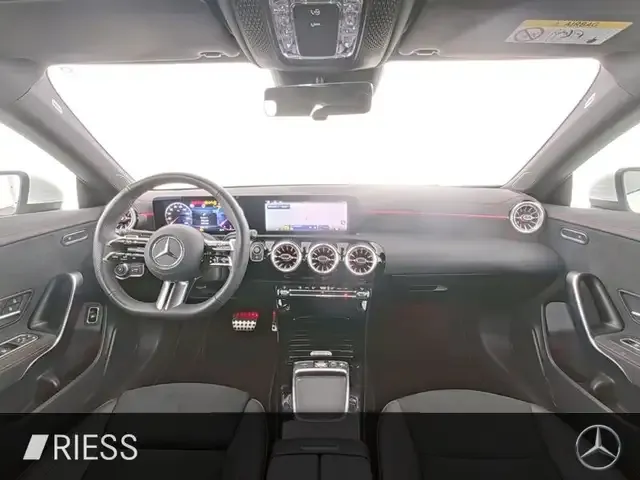 Mercedes-Benz CLA 220