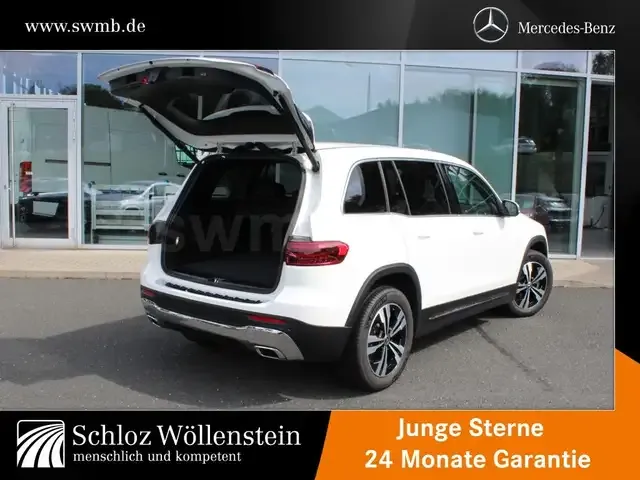 Mercedes-Benz GLB 220