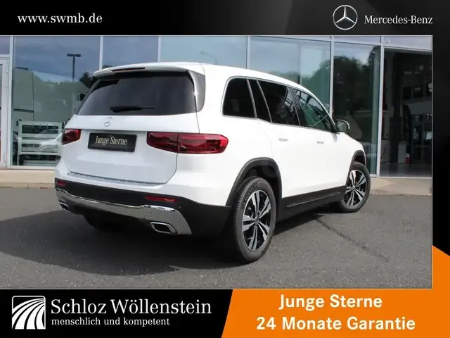 Mercedes-Benz GLB 220
