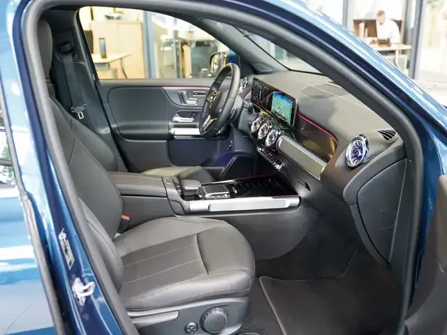 Mercedes-Benz EQB 350