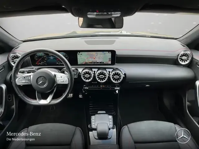 Mercedes-Benz CLA 180
