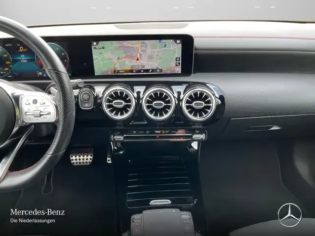 Mercedes-Benz CLA 180