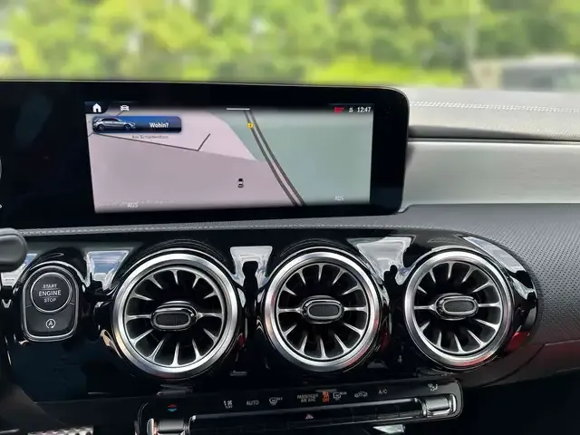 Mercedes-Benz A 220