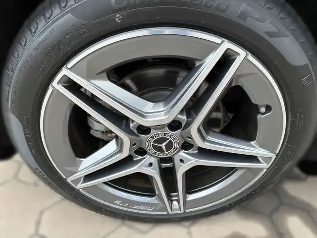 Mercedes-Benz A 220