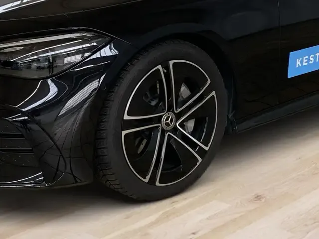 Mercedes-Benz CLE 200