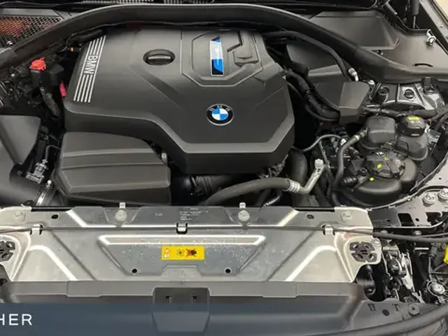 BMW 330