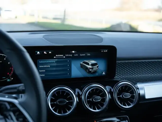 Mercedes-Benz GLB 200