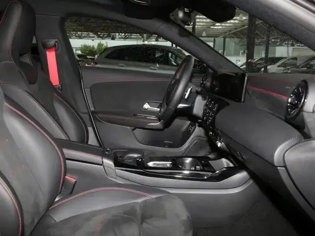 Mercedes-Benz CLA 35 AMG