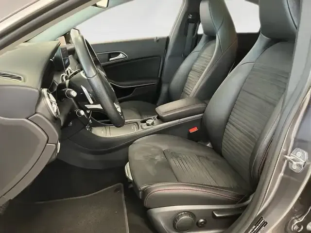 Mercedes-Benz CLA 220