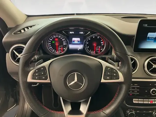 Mercedes-Benz CLA 220
