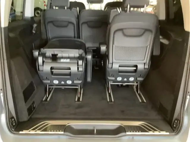 Mercedes-Benz V 220
