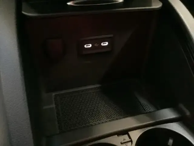 Mercedes-Benz V 220