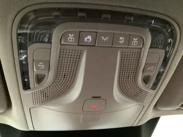 Mercedes-Benz V 220