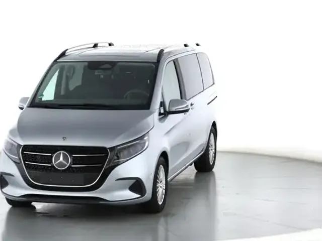 Mercedes-Benz V 220