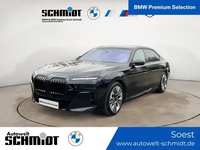 BMW i7
