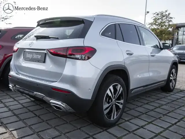 Mercedes-Benz GLA 200