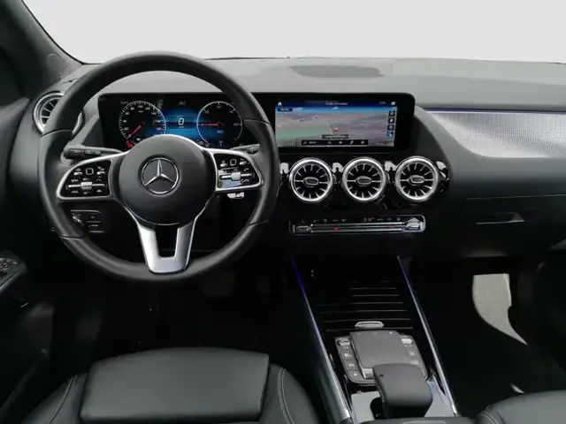 Mercedes-Benz EQA 300