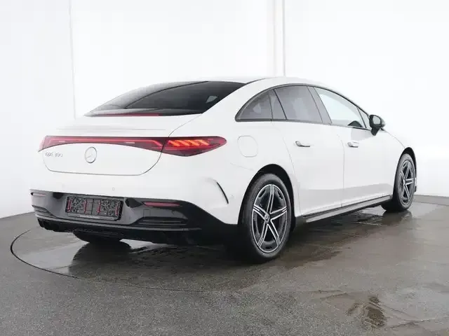 Mercedes-Benz EQE 300