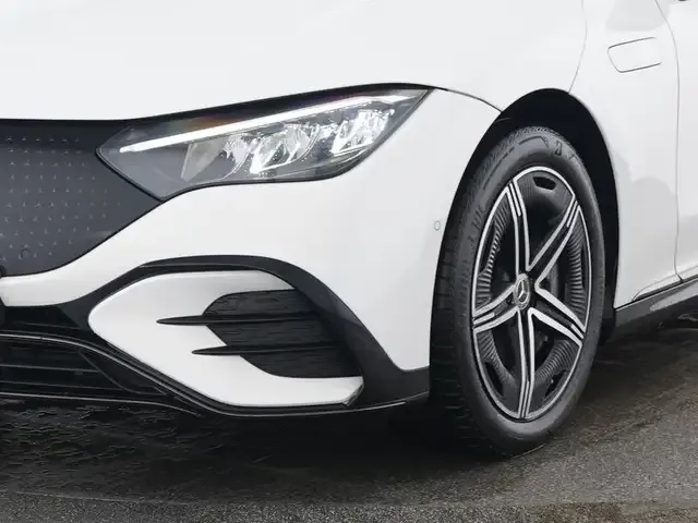 Mercedes-Benz EQE 300